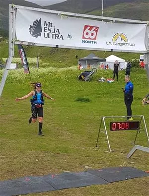 Hildur kommer i ml ved Esja Trail Marathon 2020